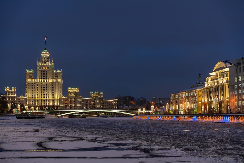 Дом на набережной