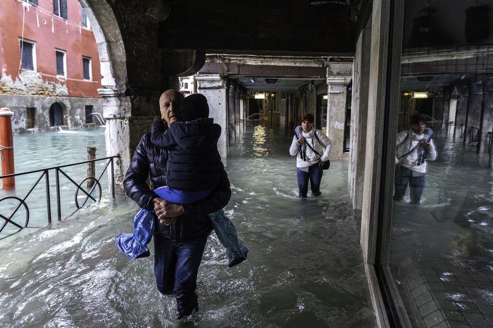 Photograph by Igor Serdyukov