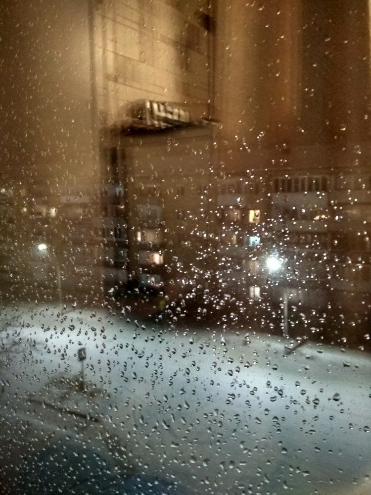 Капли мокрого снега