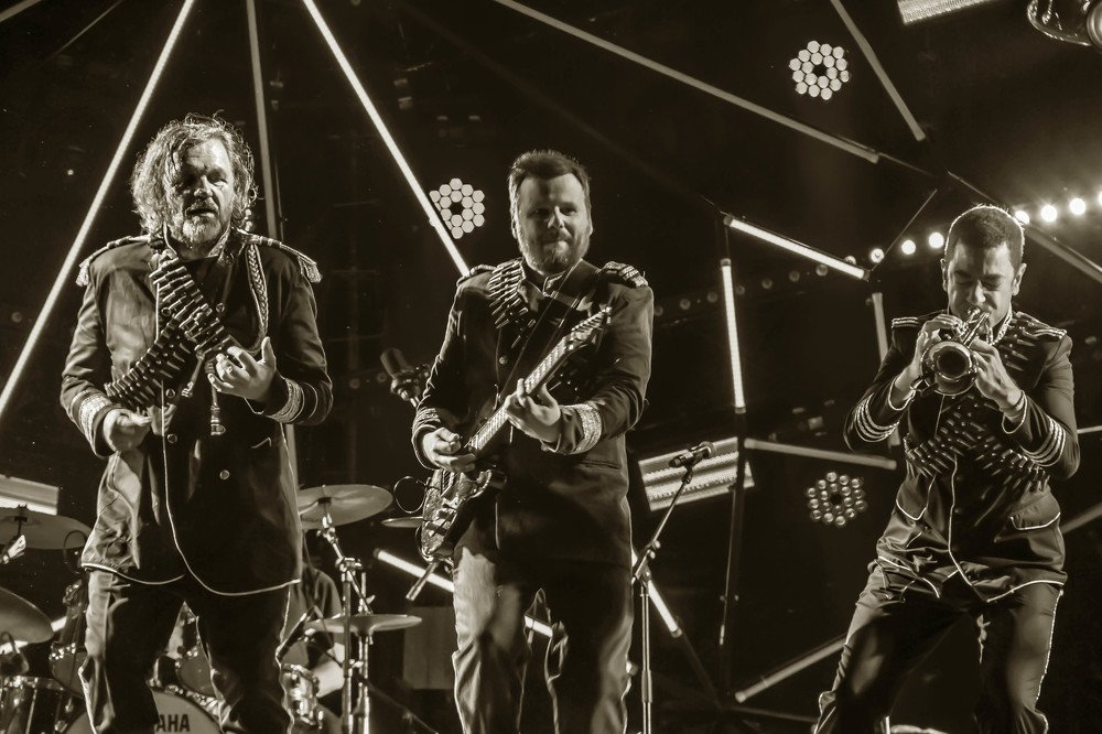 Оркестр некурящих