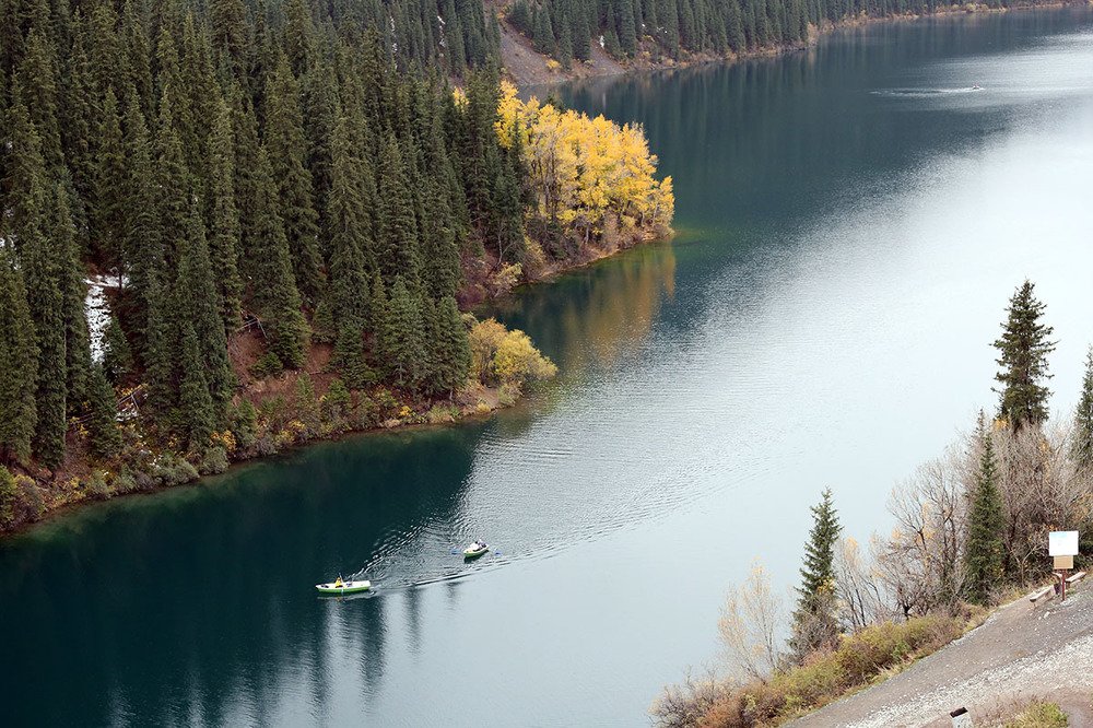 Горное озеро