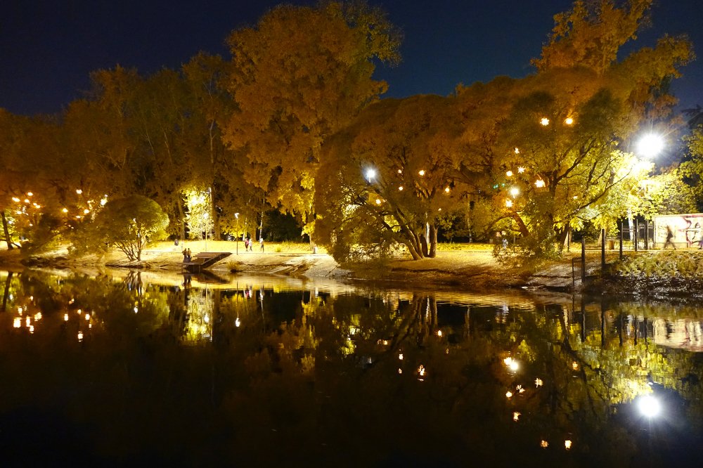 На глади реки…