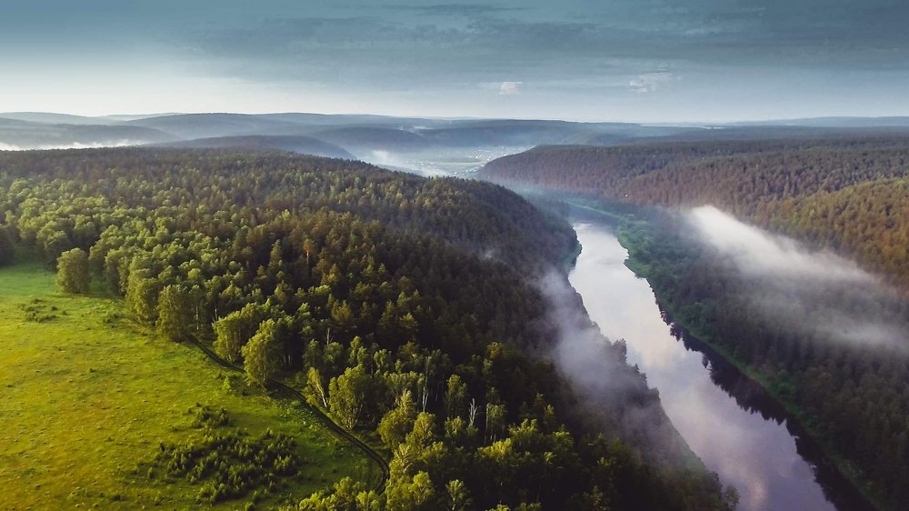 Полет над рекой.