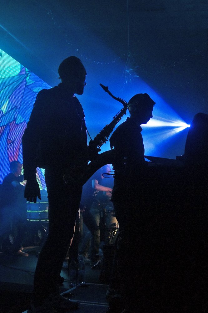 В луче проектора