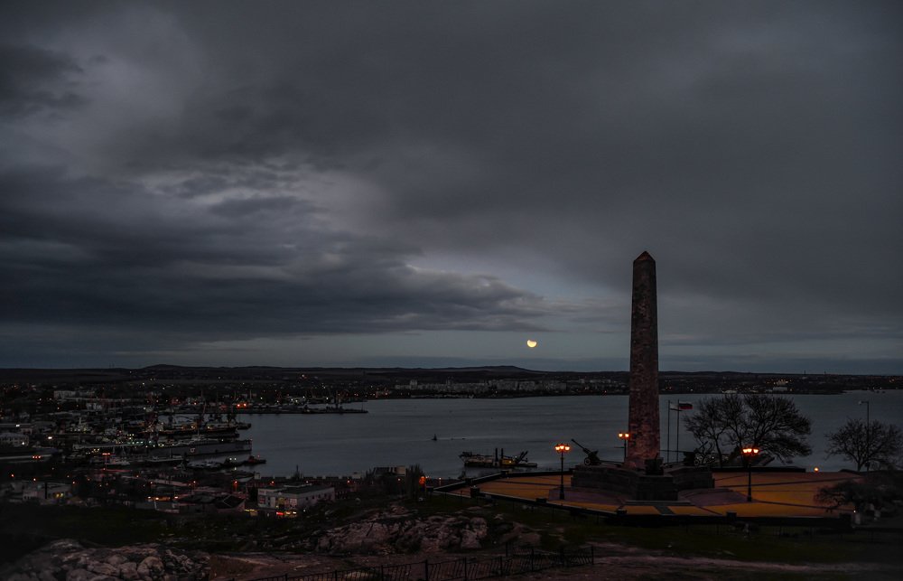 Частичное лунное затмение.