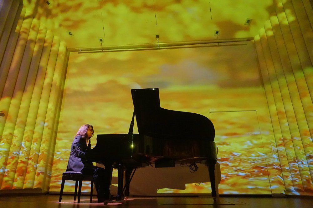 Пианист Егоров в музее Скрябина