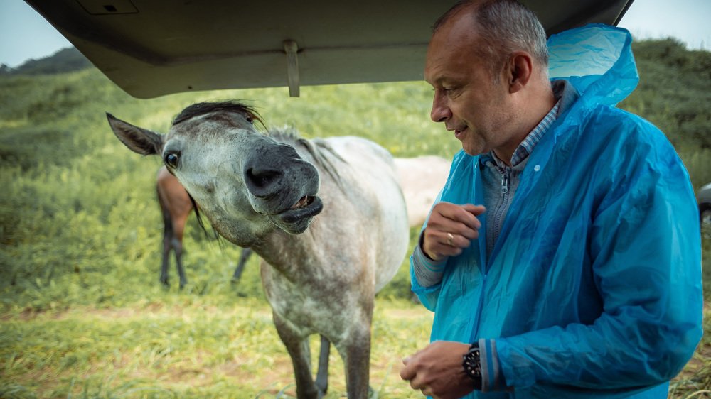 А чЁ мужик,сколько лошадок в твоей тачке?