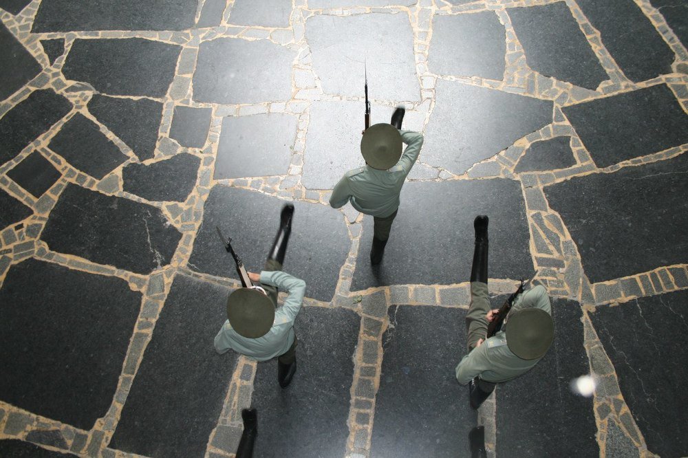 Тянем ногу!