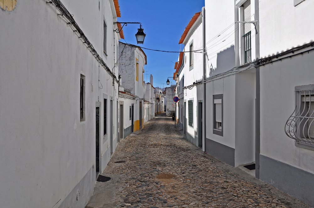 Улочки Эворы.