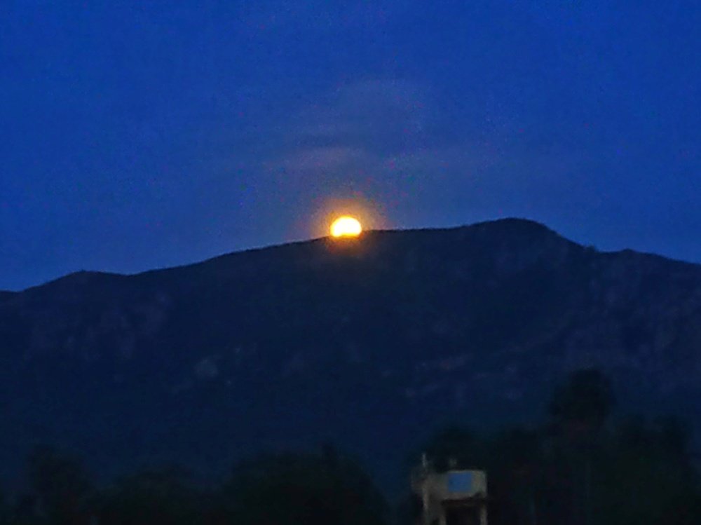 Full Moon Raising