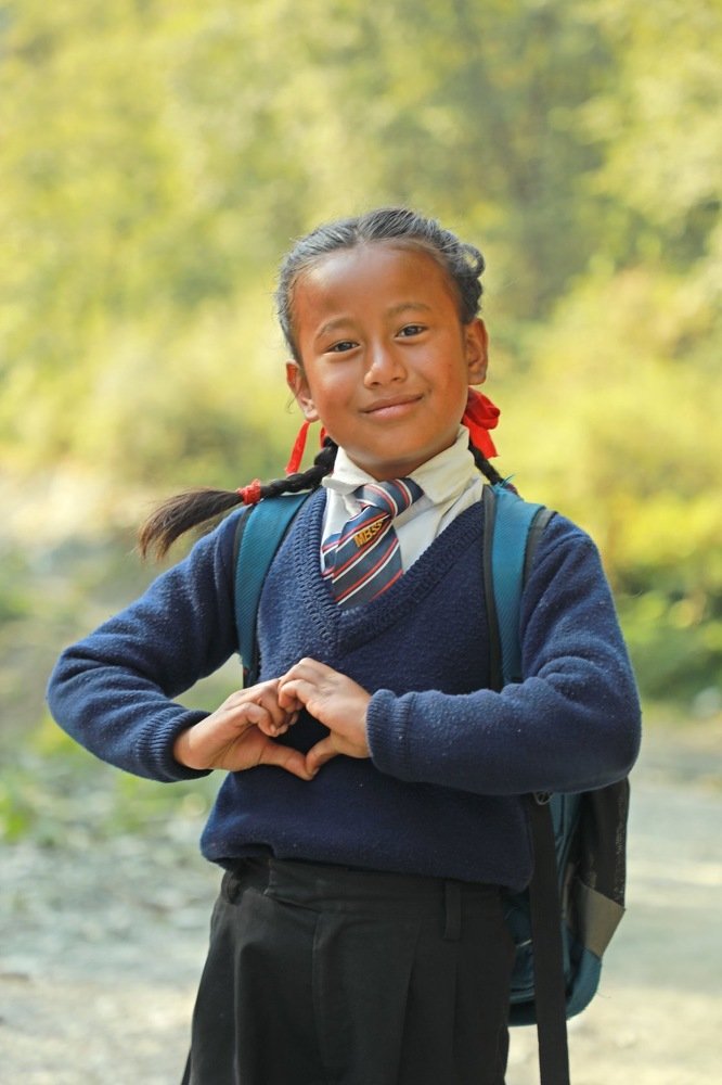 Непальская школьница