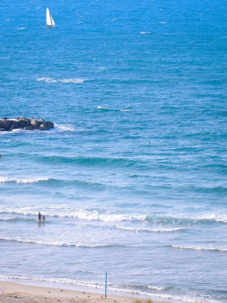 А теперь - море по колено...