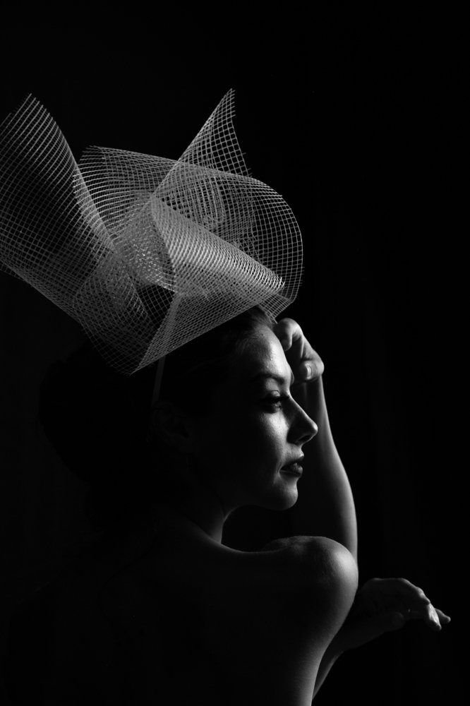 The woman with the hat