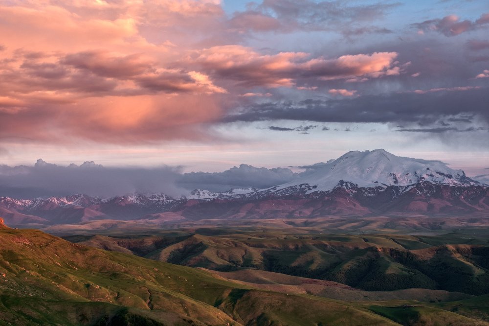 Эльбрус на закате.