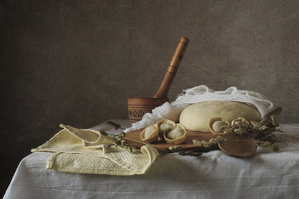 Натюрморт в деревенском стиле с тестом