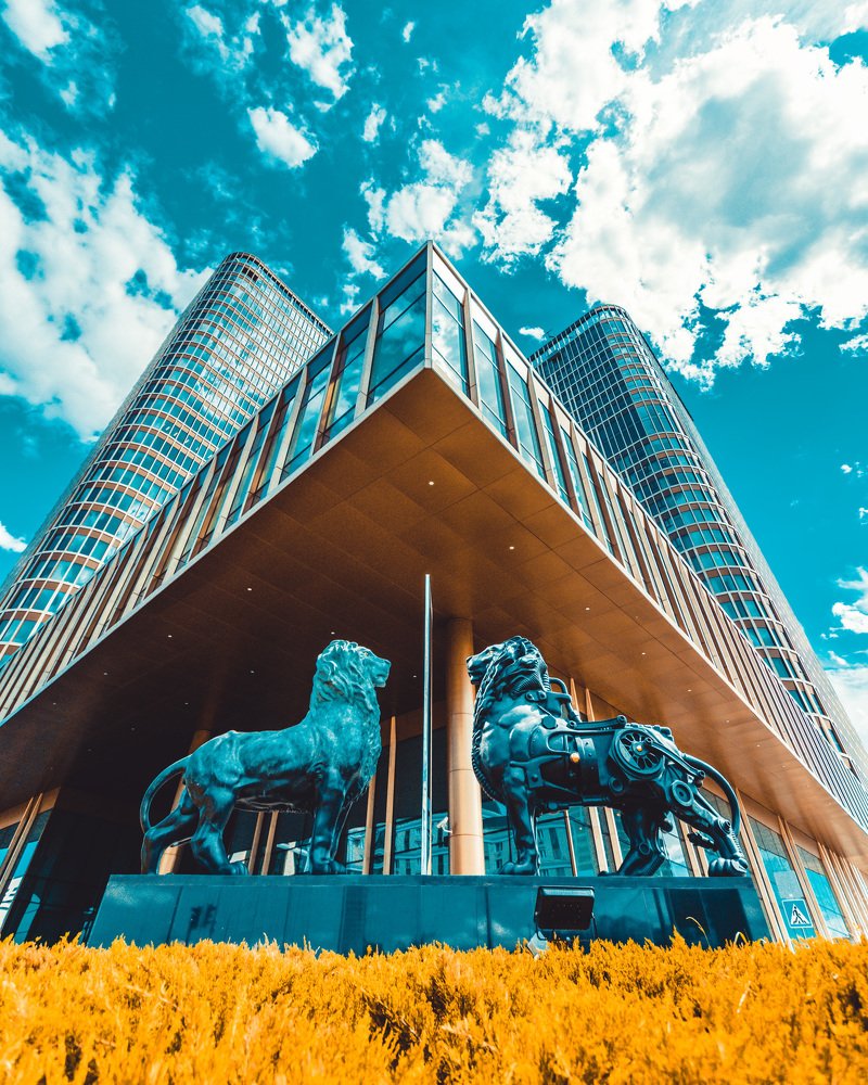 Львы на страже The Ritz-Carlton в Астане