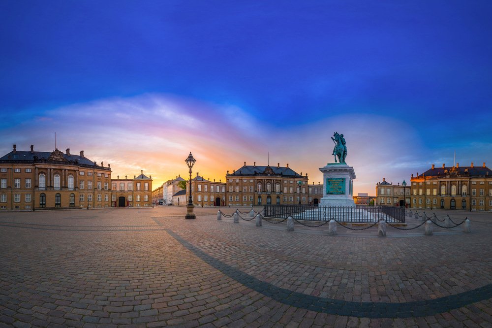 Dawn above the Amalienborg palace square