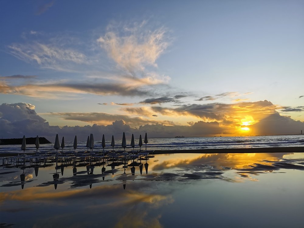 Photograph by Mihai Gabriel