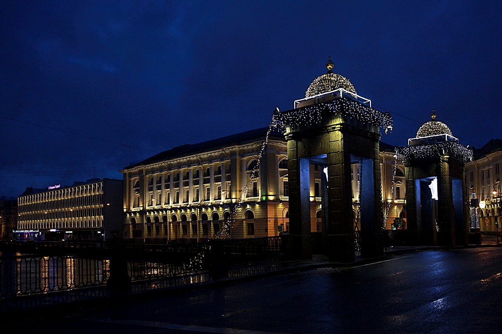 Lomonosov bridge