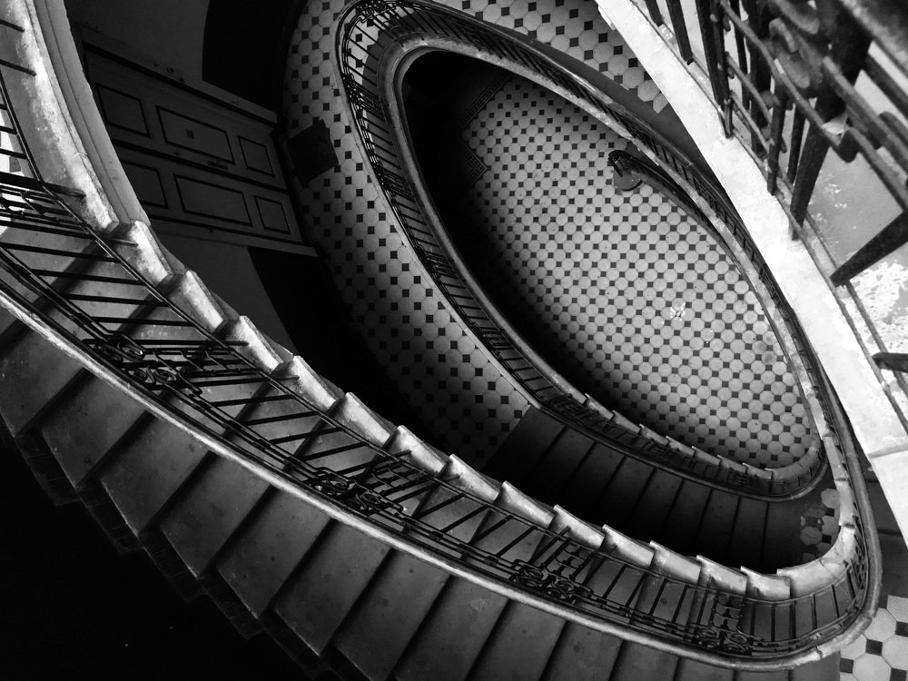 Прогулка по старому дворику