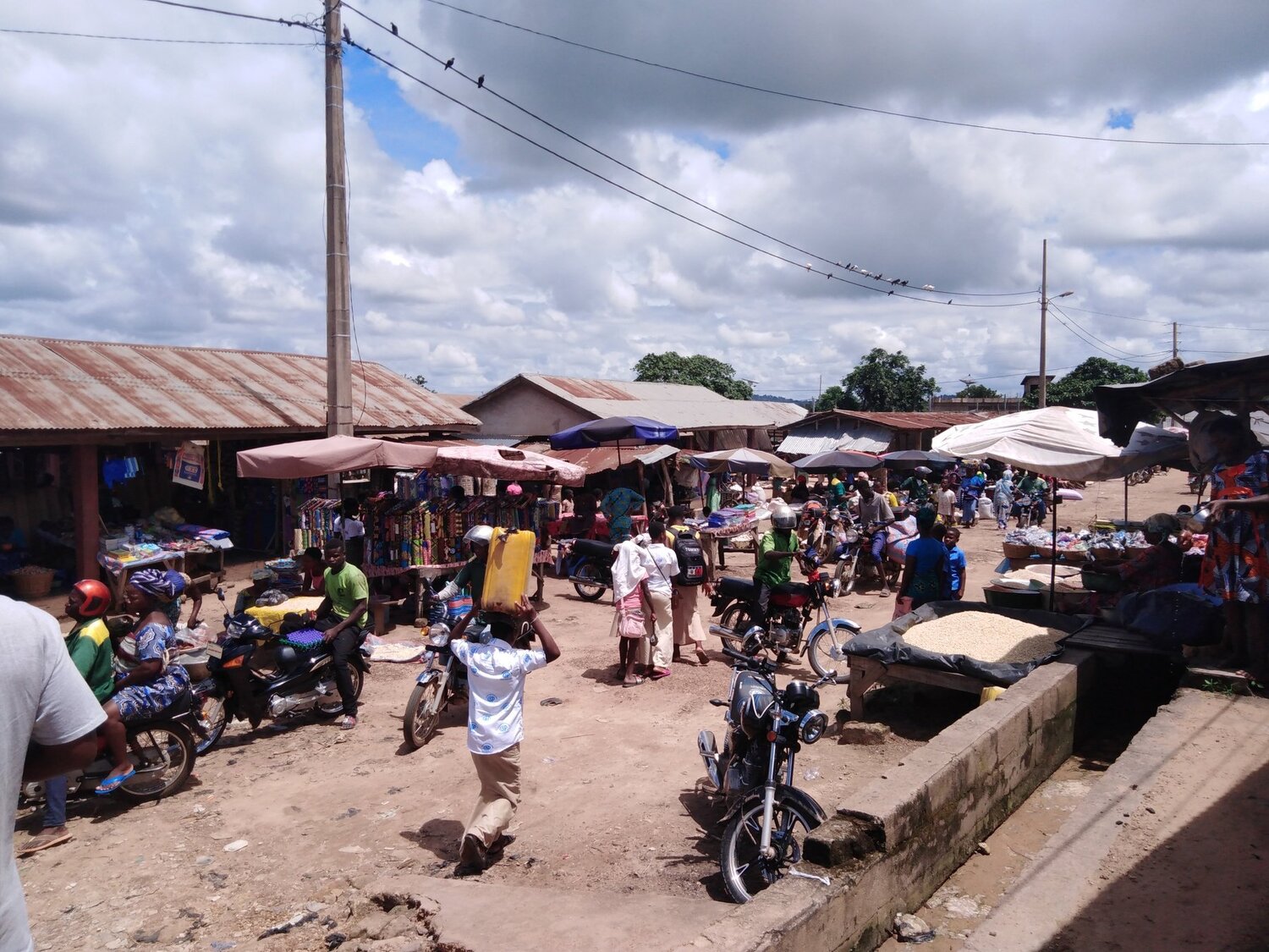 Dassa-Zoume market