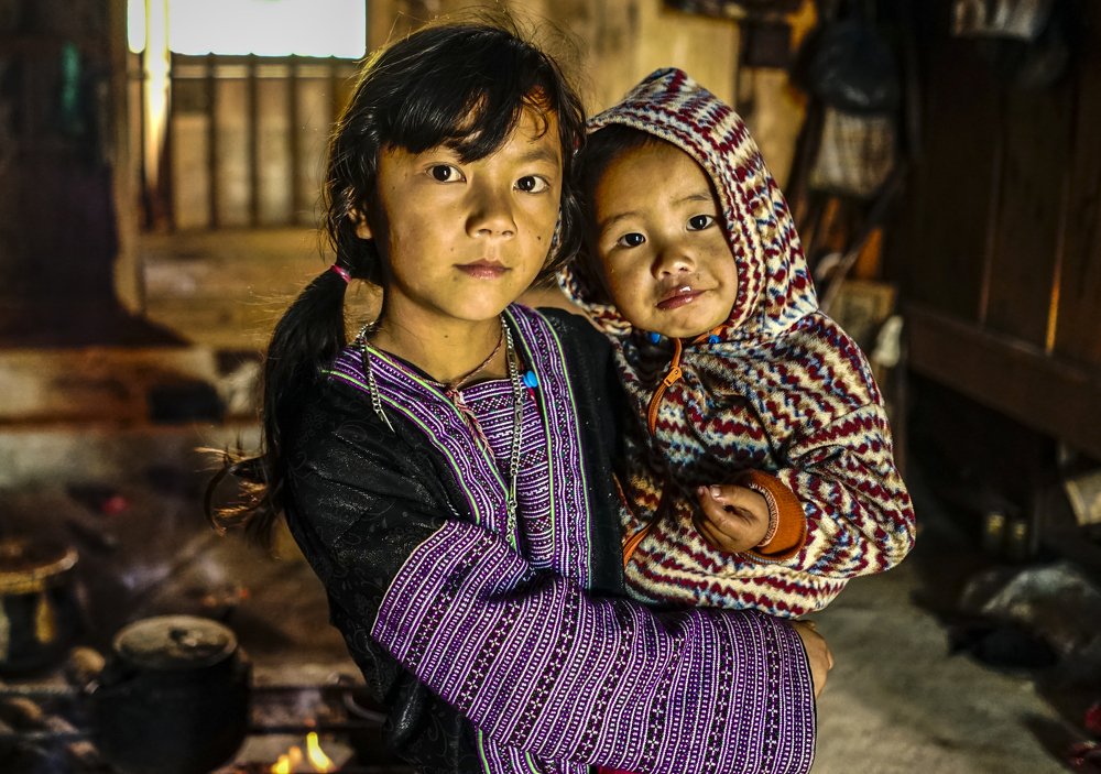 The eyes of two sisters