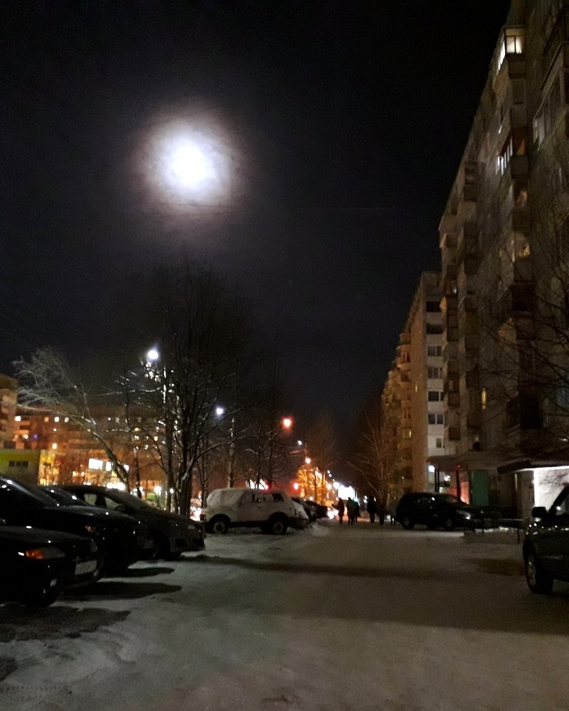 Полнолуние.