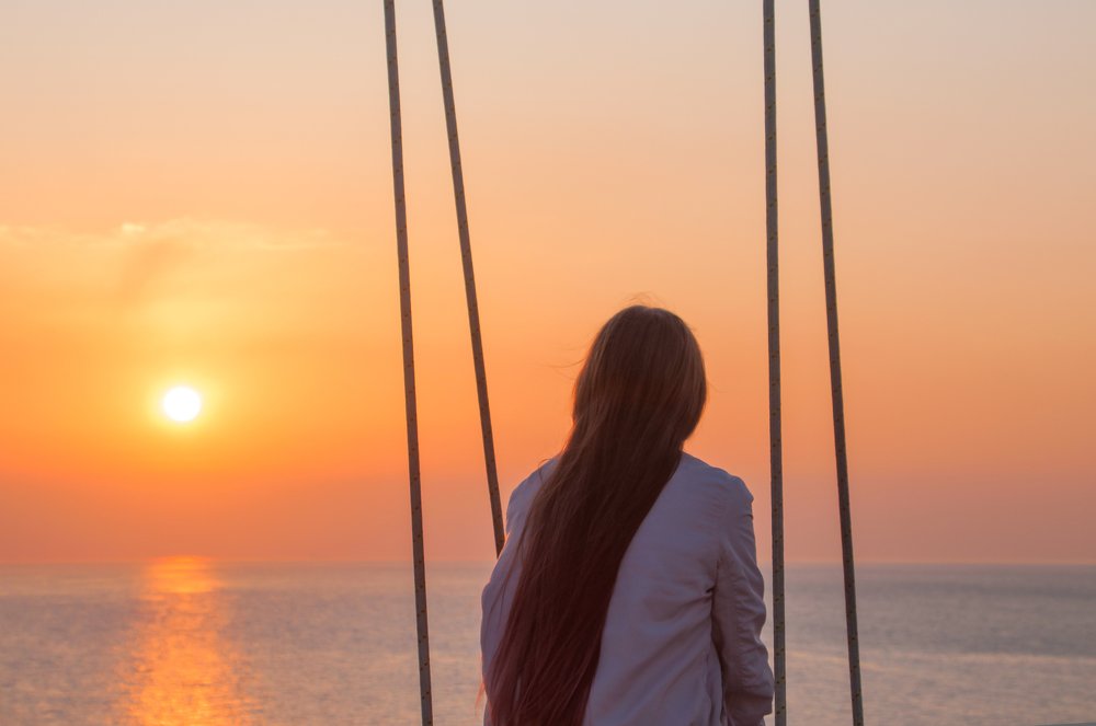 Девушка и море