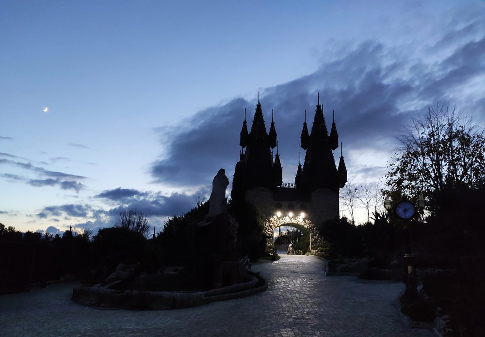 В замке Равадиново