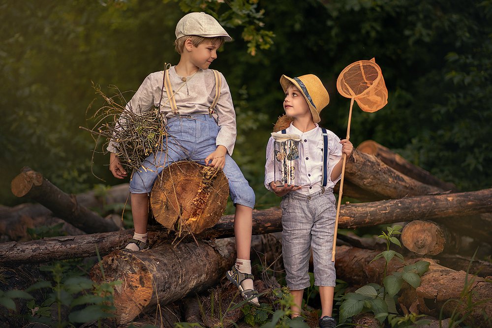 Tom and Huck searching for adventures