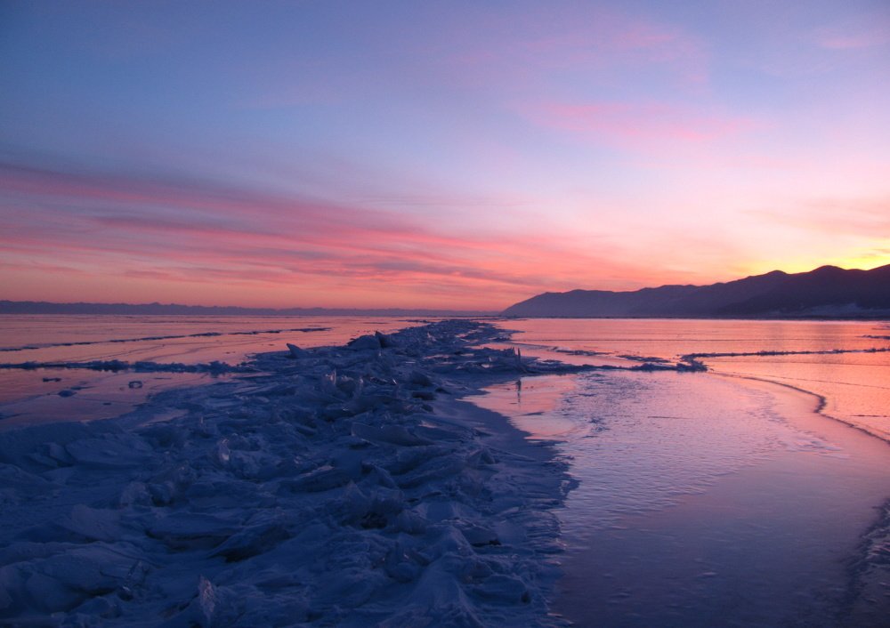Контрасты зимнего Байкала