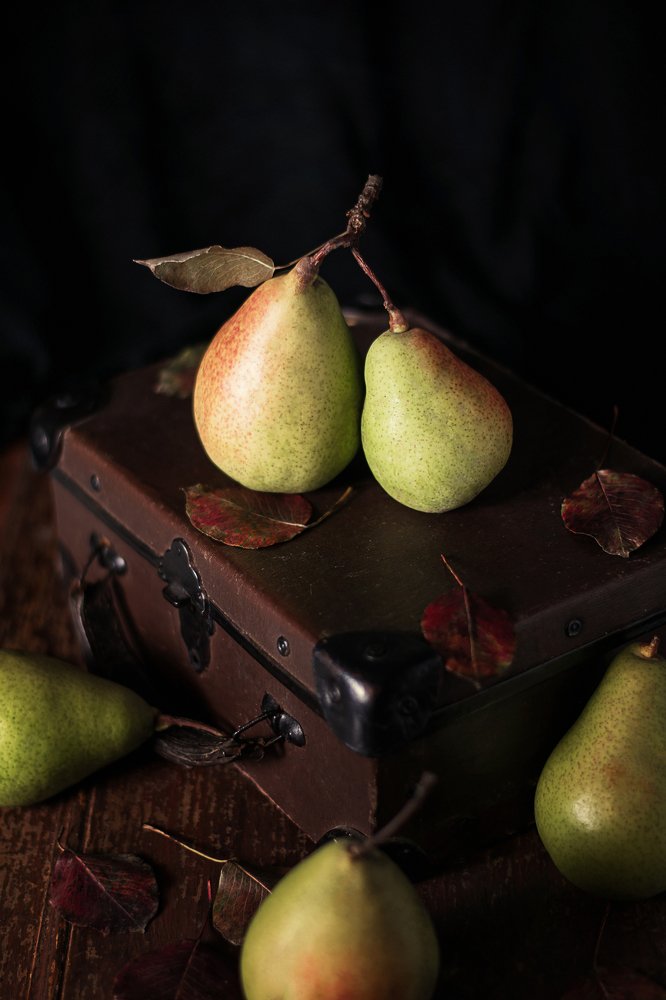 Натюрморт с грушами