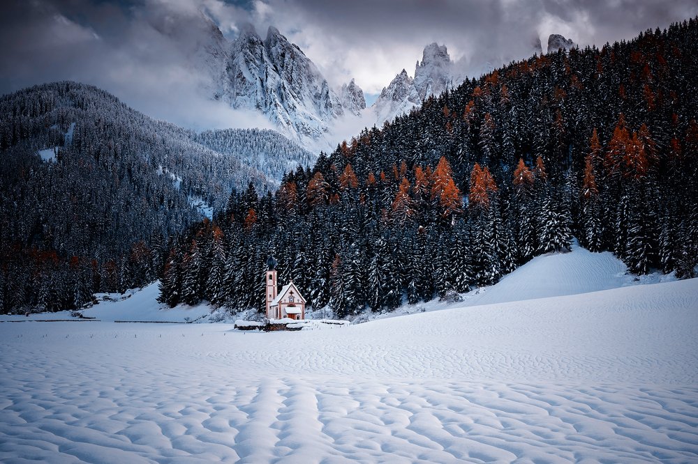 Photograph by Eddie Adamov