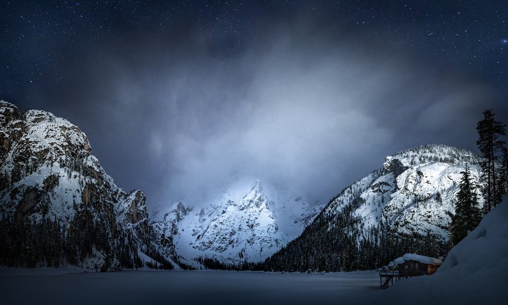 Photograph by Eddie Adamov