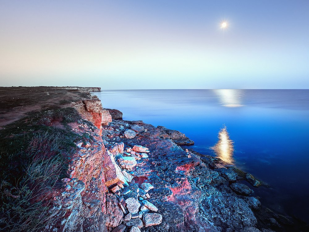 Луна над Тарханкутом.