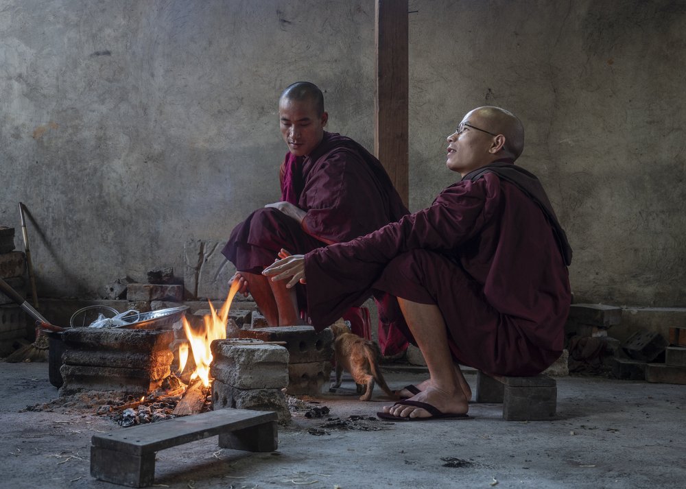 Burmese monks