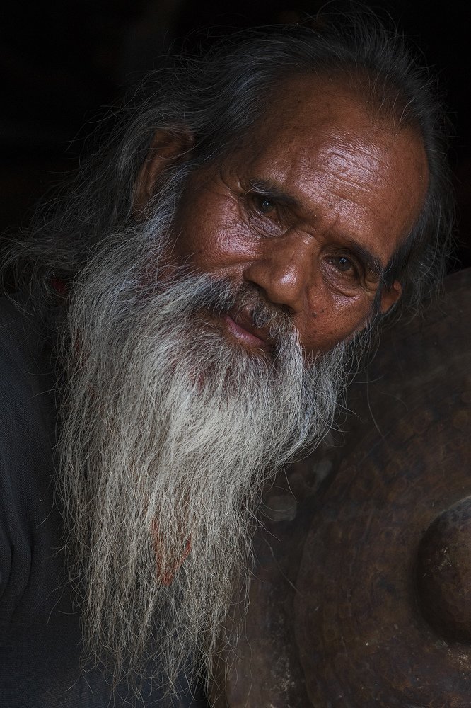 A’Dip bên chiếc Cồng.