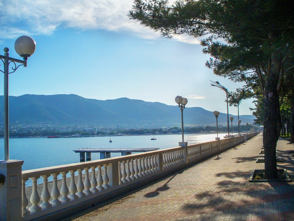 Morning's Embankment