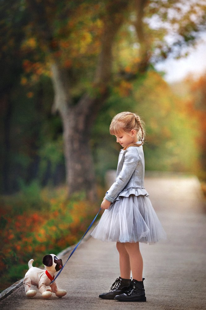 Девочка с собачкой.