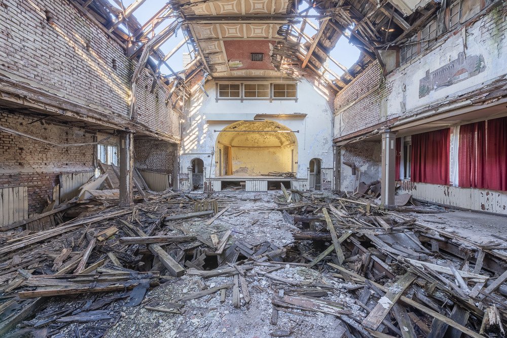 Photograph by FRANCIS MESLET