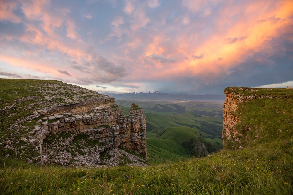 Утро с видом на Эльбрус