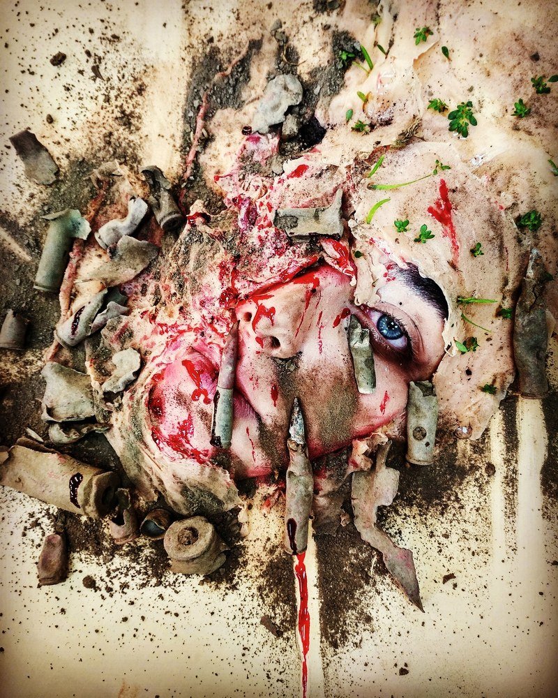 Остановитесь! Моя земля не успевает заживать..