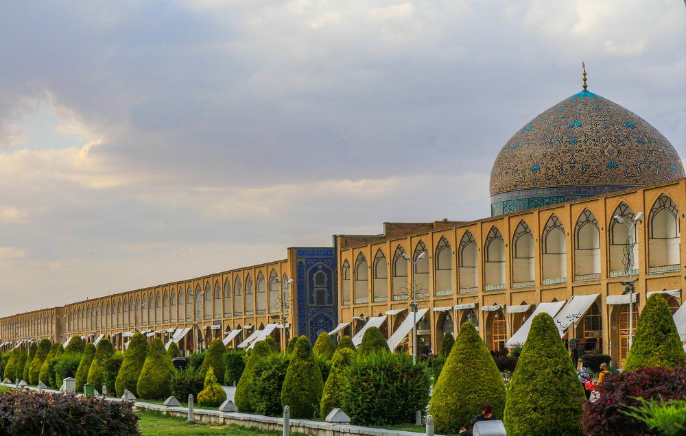 Photograph by Bayazidi Michael