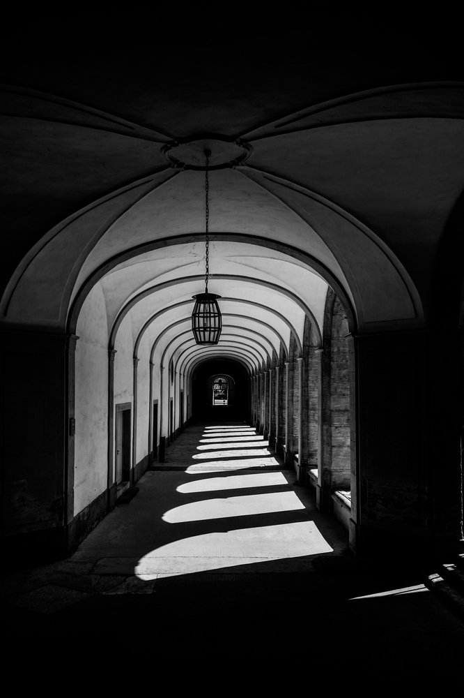 Shadows of the steps. Тени шагов.