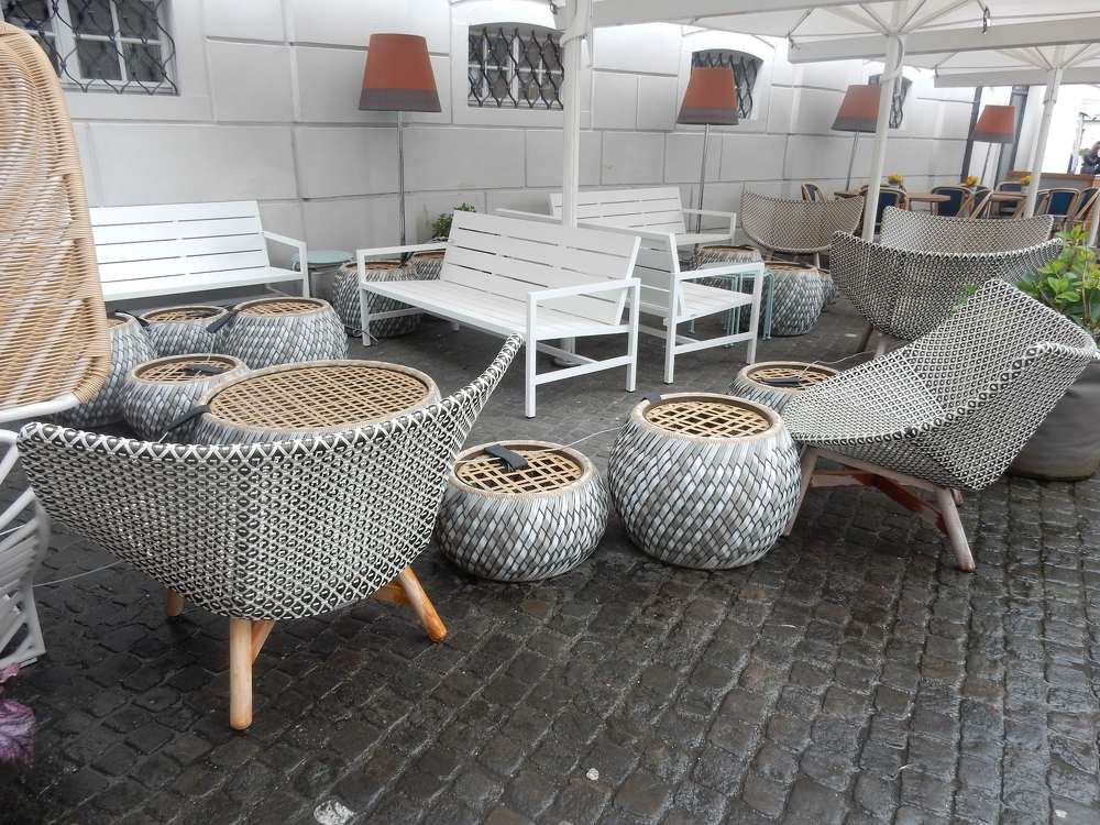 Может быть присядешь?/ Why don't you sit down?