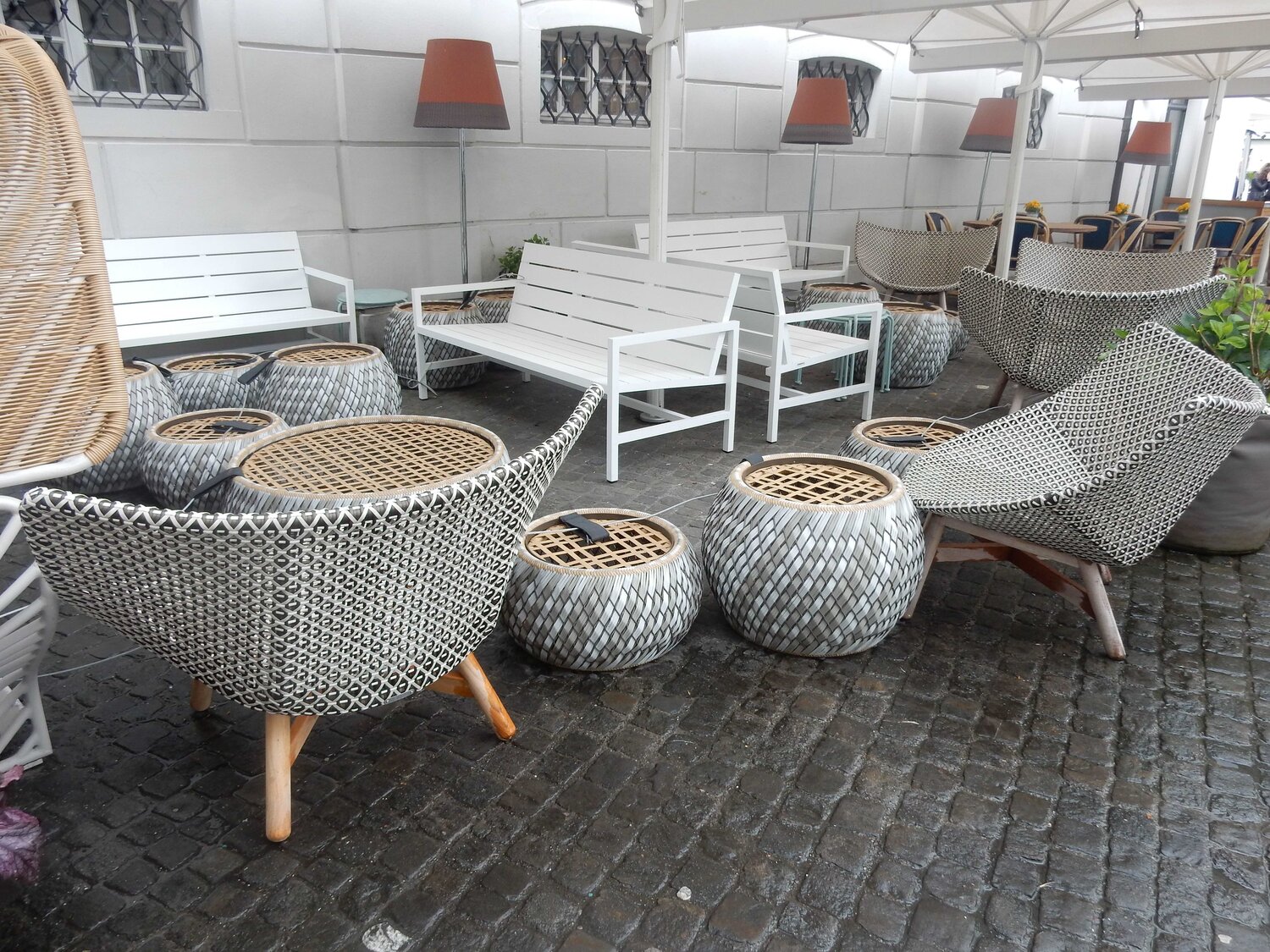 Может быть присядешь?/ Why don't you sit down?