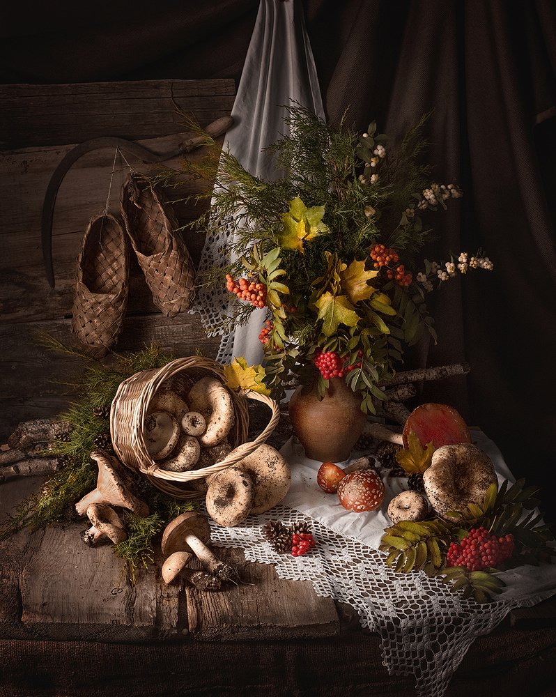 Натюрморт с грибами