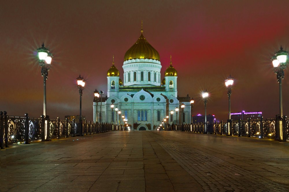 Patriarch's bridge. View of the Cathedral of Christ the Savior.