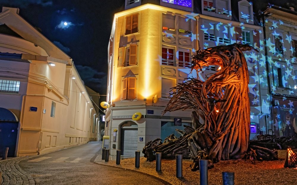 The howling Flottin in deserted streets