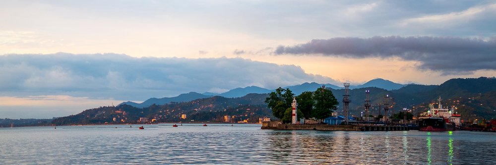 Вечерний порт Батуми
